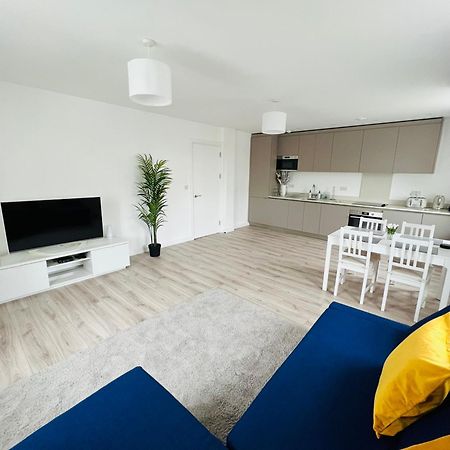 Stunning New Penthouse Apartment Сътън он Сий Екстериор снимка